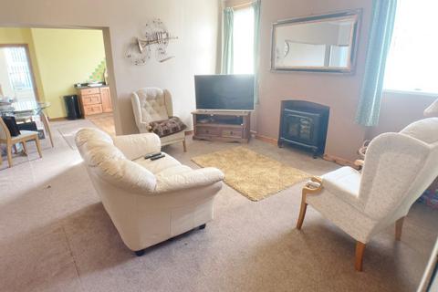 5 bedroom end of terrace house for sale, New Rd, Pantyffynnon