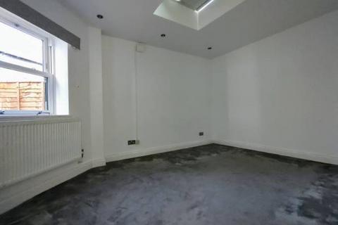 undefined, SNODLAND, KENT, ME6 5NJ.