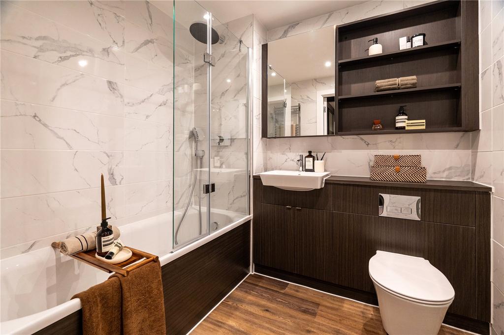 Primary En-Suite