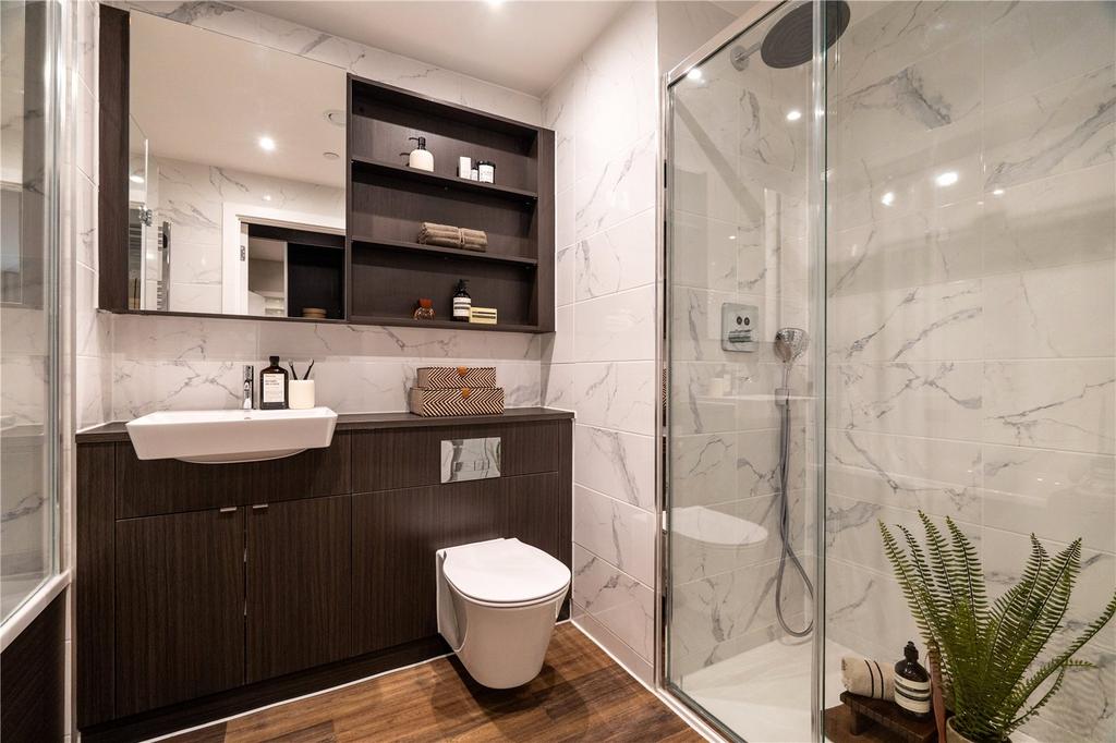 Primary En-Suite