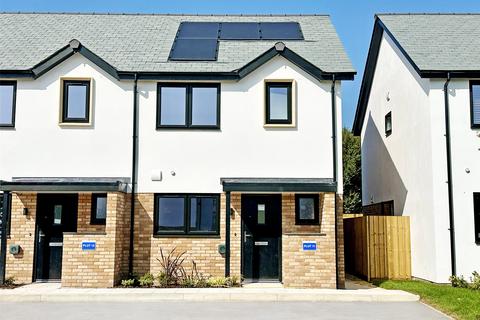 2 bedroom semi-detached house for sale
