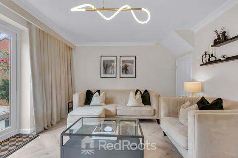 15 Miners Drive, Woodlands, Doncaster, DN6 7FL