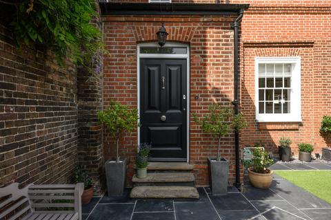 undefined, Hampton Court Road, East Molesey, KT8