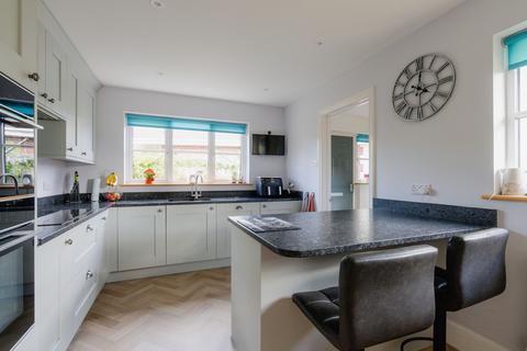 3 bedroom detached bungalow for sale, Beech Drive, Down St. Mary, EX17
