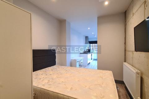 Studio to rent, Renaissance Works, New Street, Huddersfield, HD1 2AS