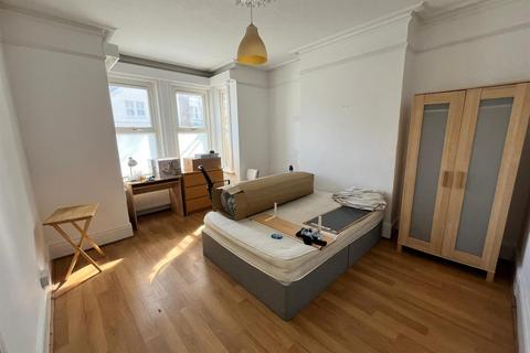 1 bedroom flat to rent, Westcourt Road, Worthing