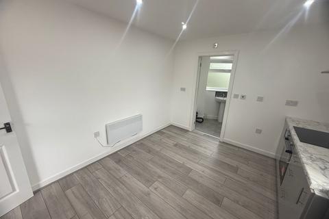 2 bedroom flat to rent, Horton Square, Birmingham B12