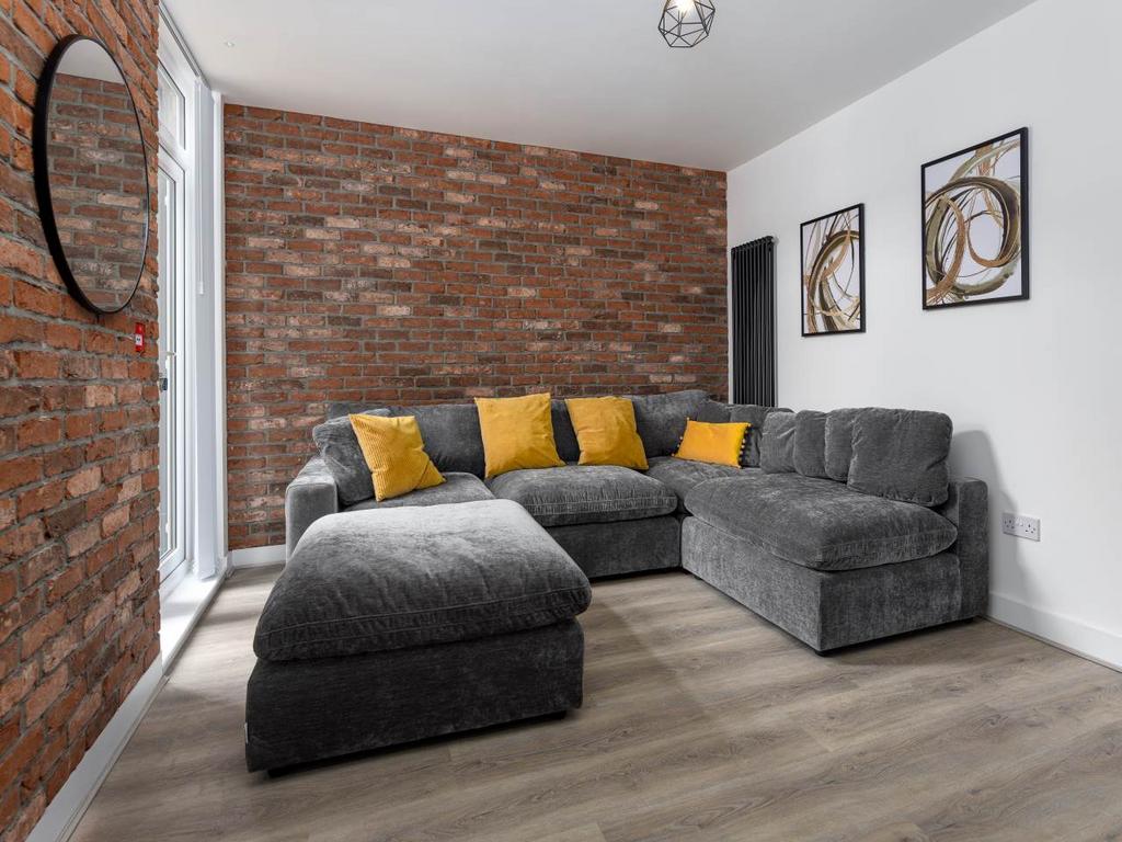 7 H4 A2556-Edit