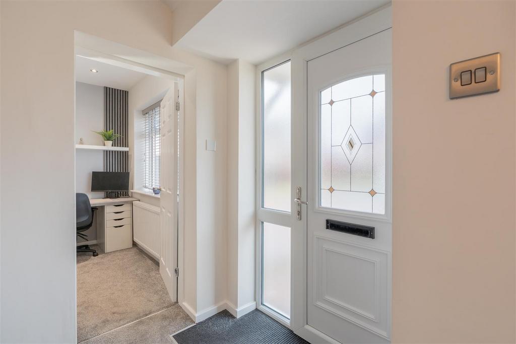 15 Turnberry Close-14.jpg