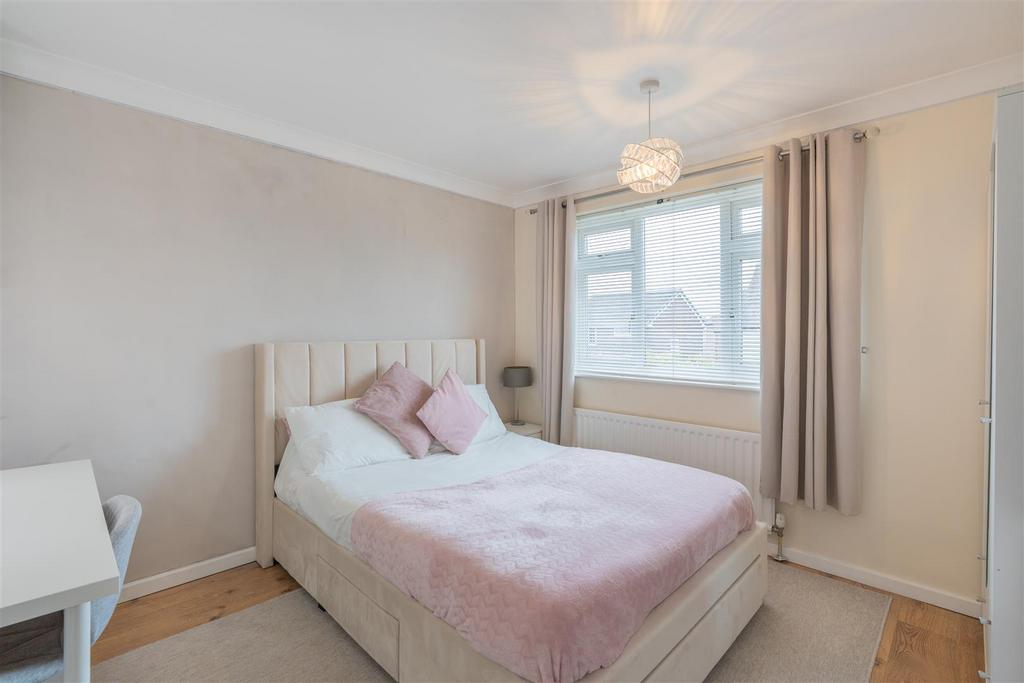 15 Turnberry Close-19.jpg