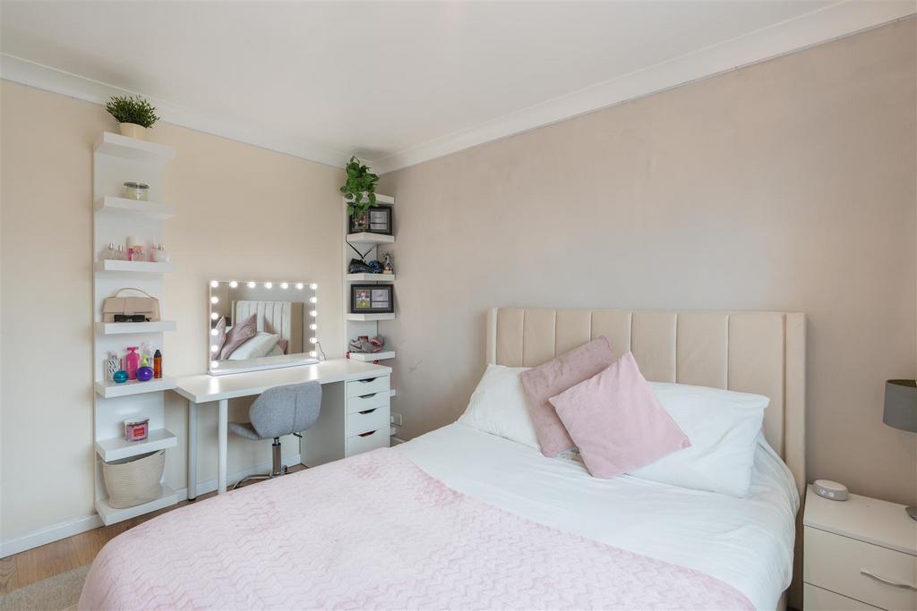 15 Turnberry Close-20.jpg