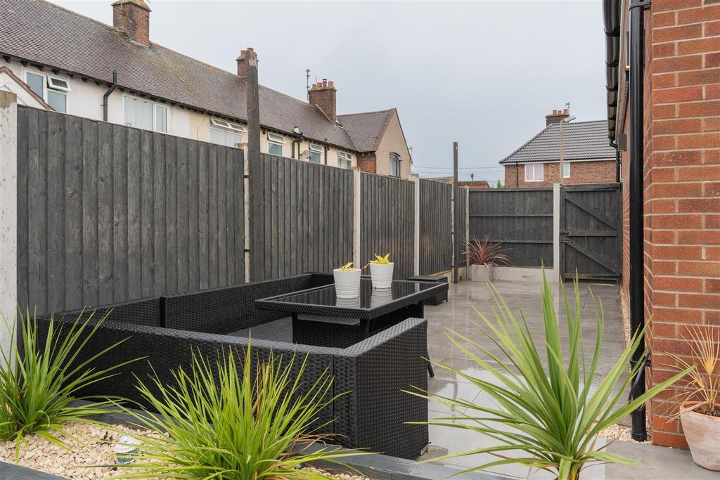 15 Turnberry Close-32.jpg