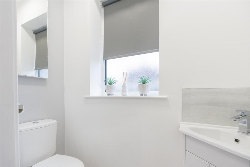 15 Turnberry Close-7.jpg