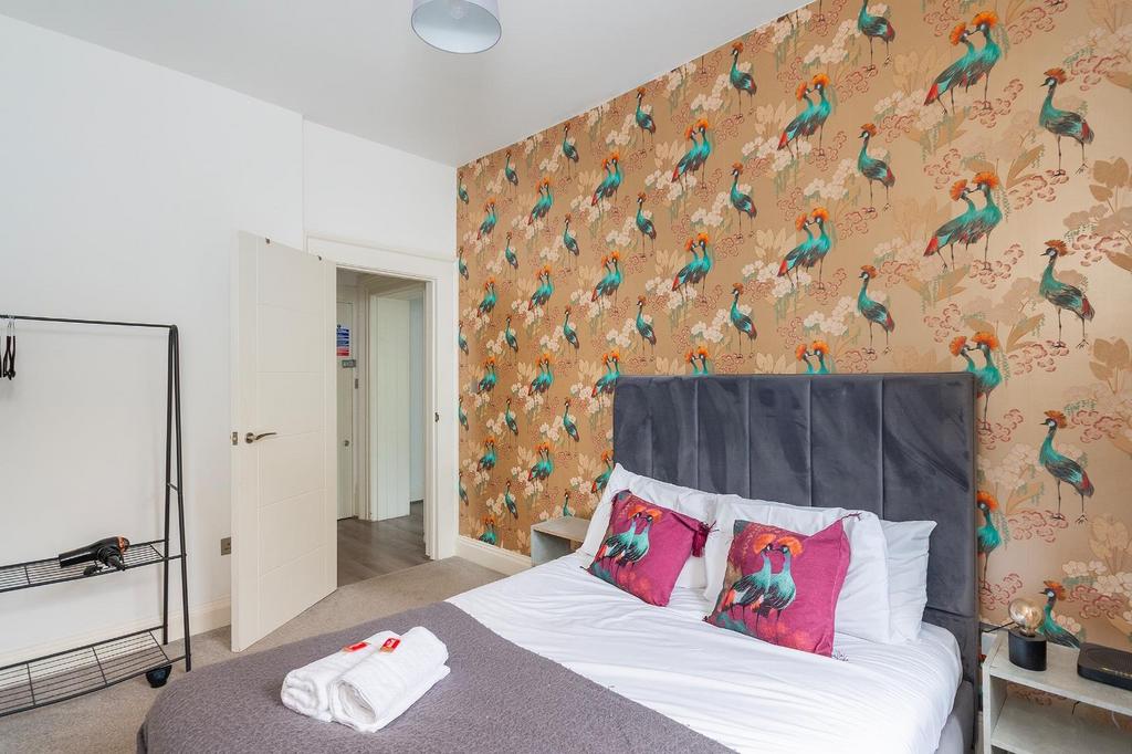 F5 F6 FCM - Bedroom B.jpg