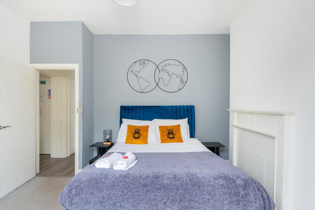 F5 F6 FCM - Bedroom E.jpg