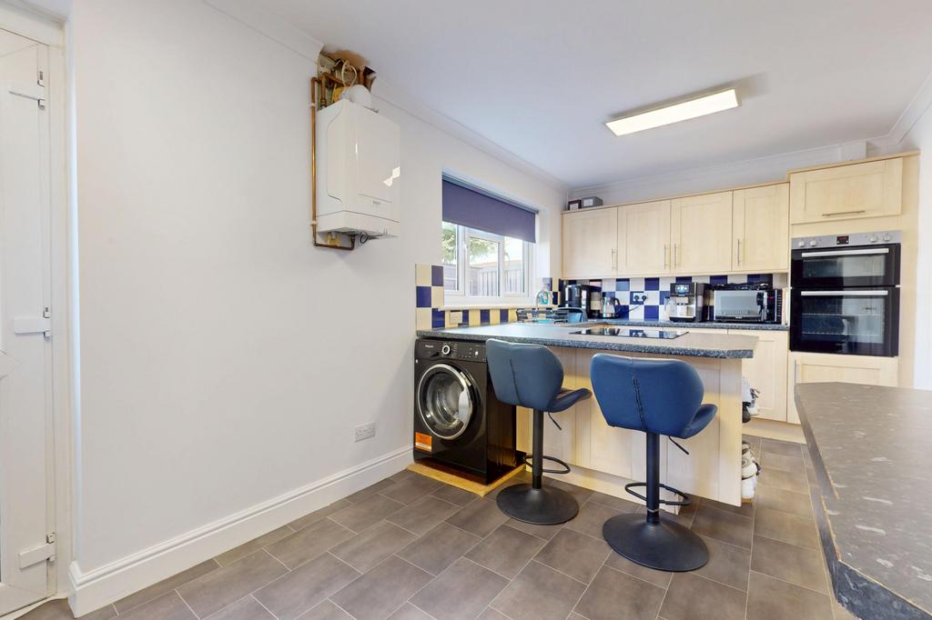 Kitchen / dining room