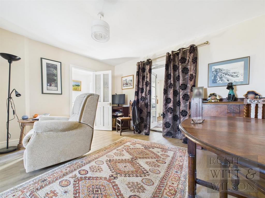 CAM03417 G0-PR0814-STILL023.jpg