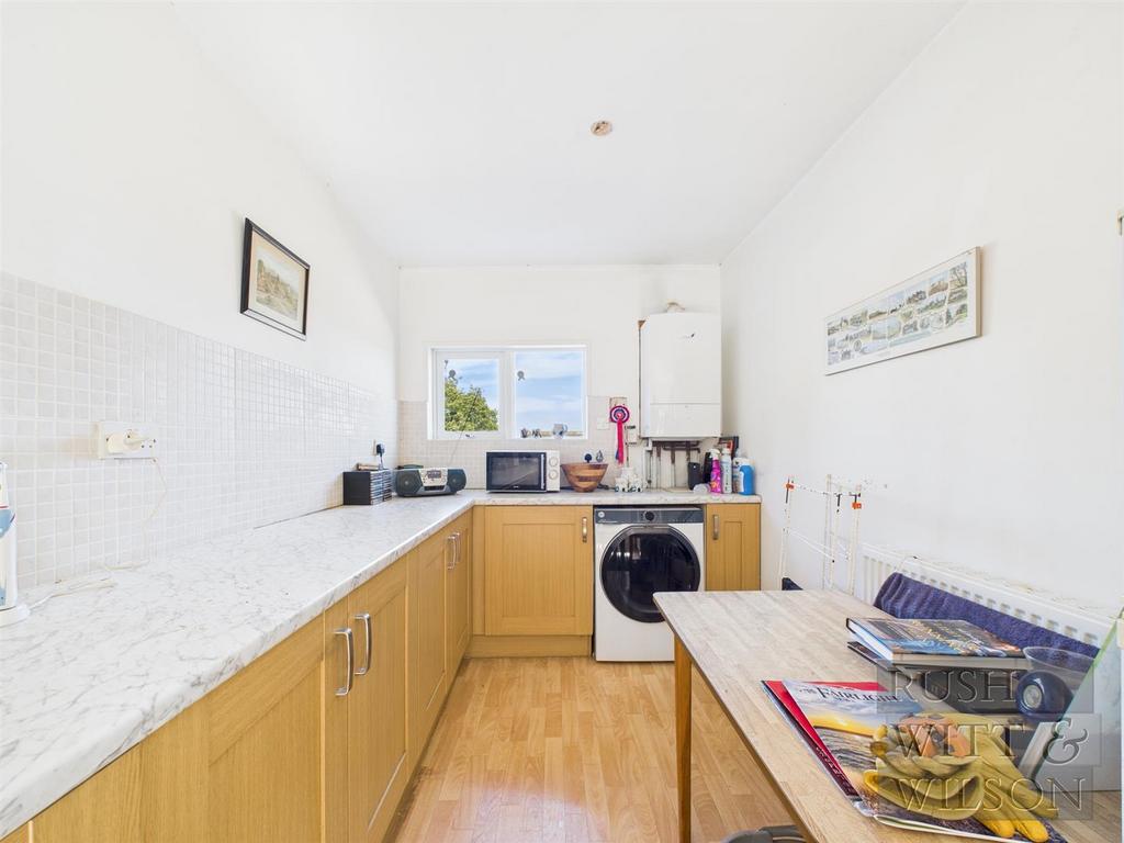 CAM03417 G0-PR0814-STILL017.jpg