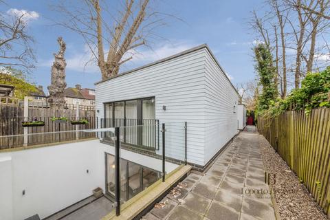undefined, Brompton Mews, N12