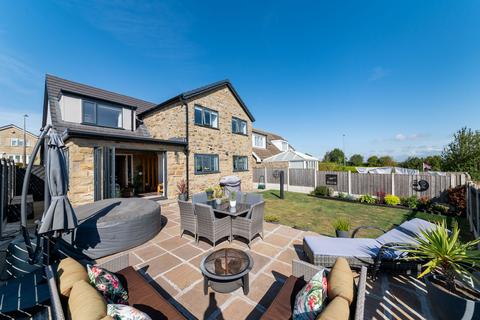 4 bedroom detached house for sale, Summer Lane, Emley, HD8