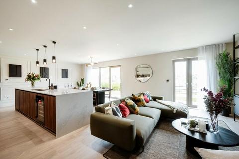 Chaplin Drive, London EN4