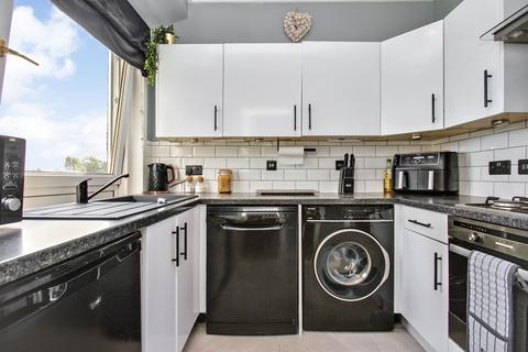 56 Broomlea Crescent, Edinburgh, EH12 7NR