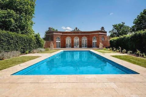 Daffodil Crescent, London EN4