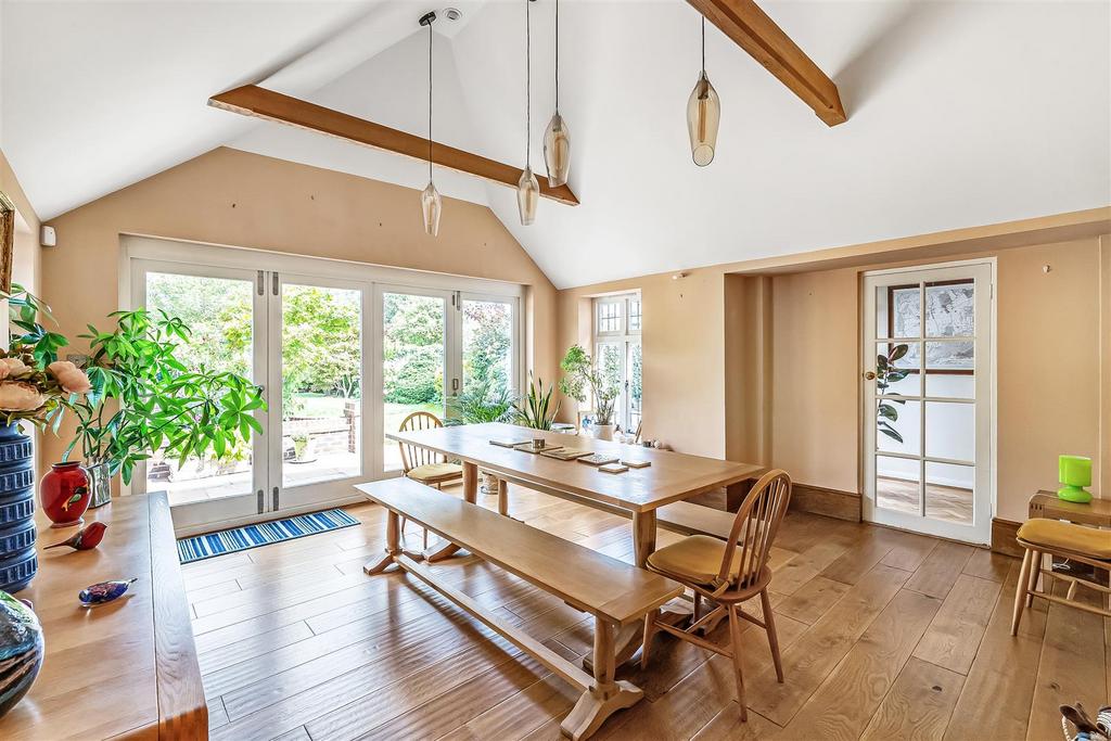 Dining Room.jpg