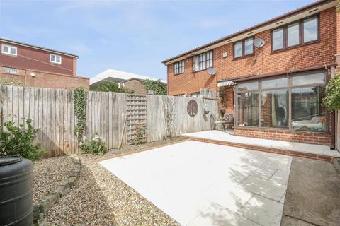 undefined, Main Road, Longfield