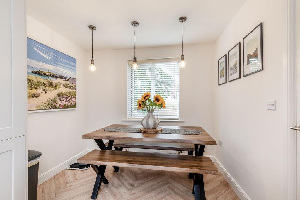 Kitchen/ dining room