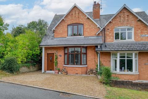 undefined, Weavers Hill, Hunt End, B97