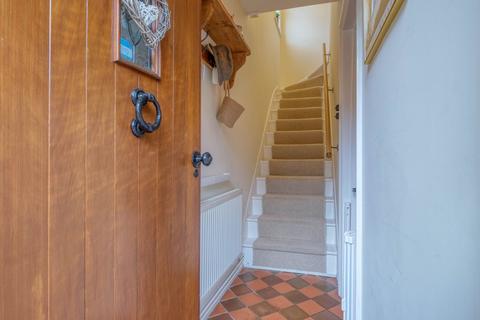 undefined, Weavers Hill, Hunt End, B97