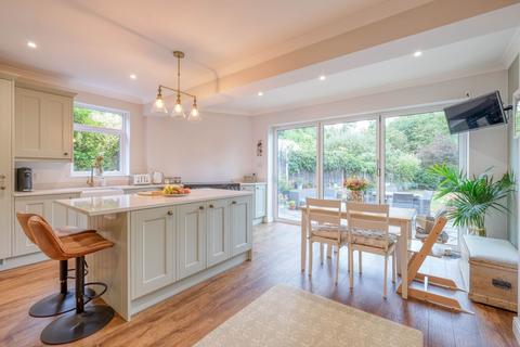 undefined, Weavers Hill, Hunt End, B97
