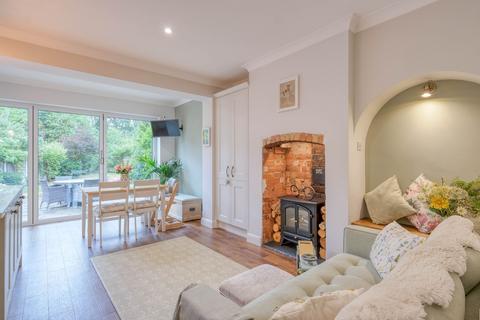undefined, Weavers Hill, Hunt End, B97