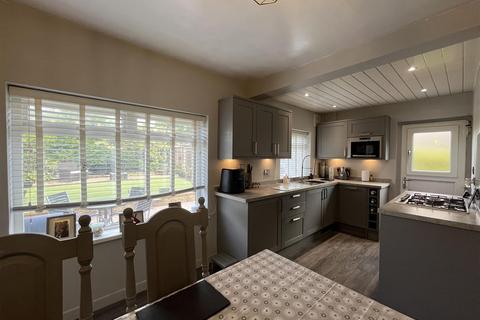 undefined, Whitehall Road, Bradford BD12