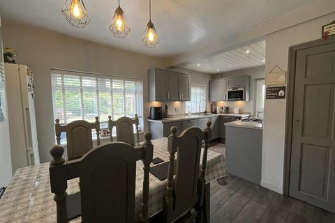3 bedroom semi-detached house for sale, Whitehall Road, Bradford BD12