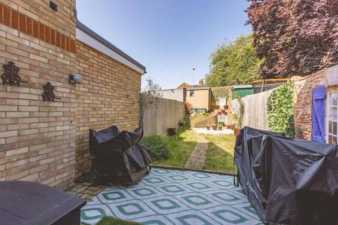 8 Lowdell Close, Yiewsley, West Drayton, UB7 8BB