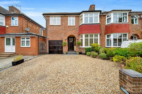 Oakwood Park Road, London, N14