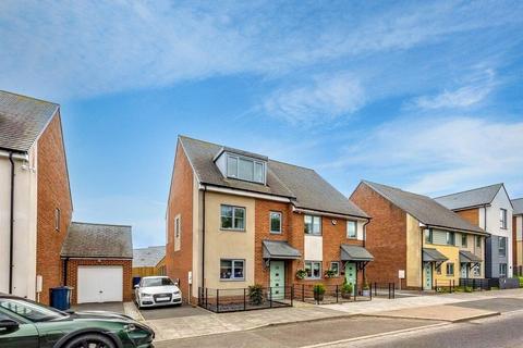 3 bedroom semi-detached house for sale, Armstrong Road, The Rise, Newcastle upon Tyne, Tyne and Wear, NE15 6JE