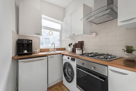 1 bedroom flat for sale, Wixs Lane, London SW4