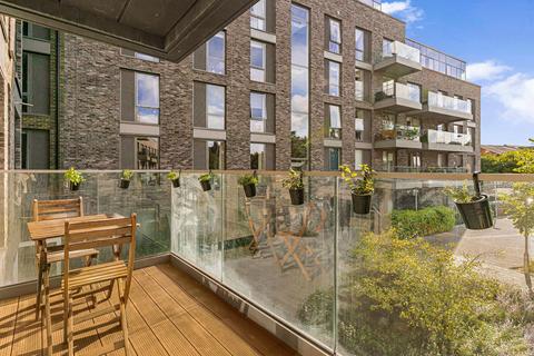 1 bedroom apartment for sale, Woods Road, London SE15
