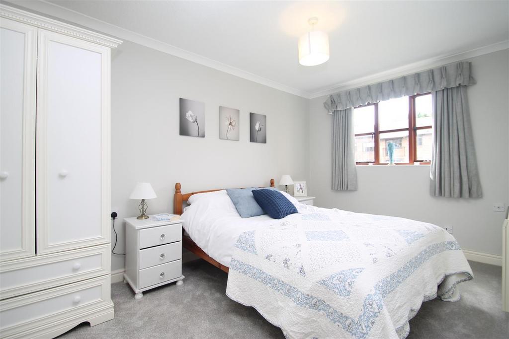 Bedroom 1.JPG