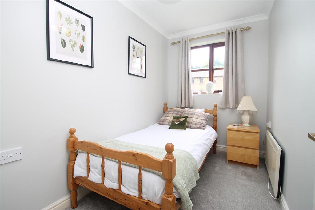 Bedroom 2.JPG