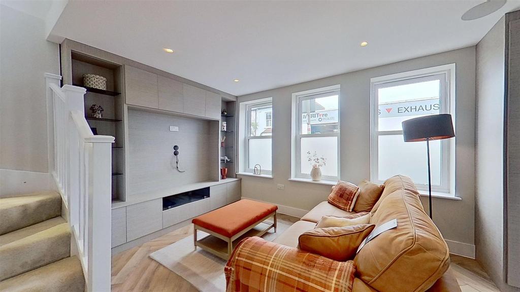 1a-Standen-Road-08262025 182611.jpg