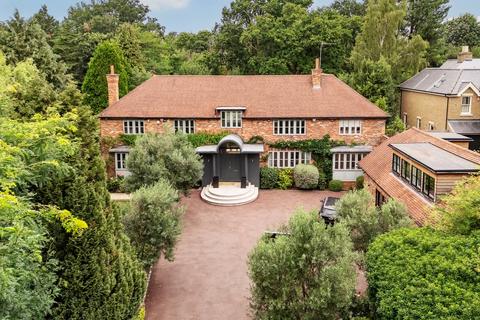 30 Meadway, Esher, KT10 9HF