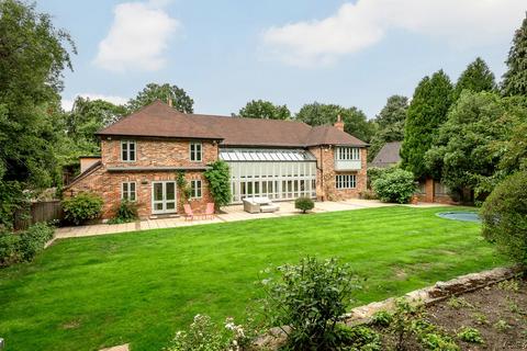 30 Meadway, Esher, KT10 9HF