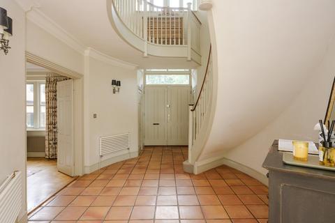 30 Meadway, Esher, KT10 9HF