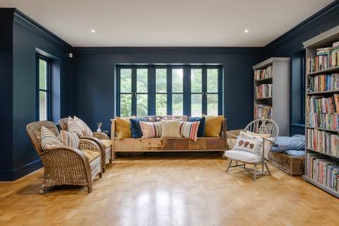 30 Meadway, Esher, KT10 9HF