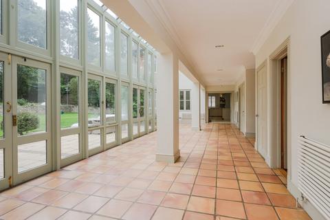 30 Meadway, Esher, KT10 9HF