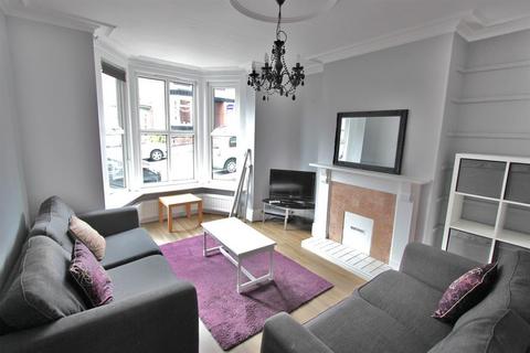 5 bedroom terraced house to rent, Hunter House Road, Sheffield, S11 8TW